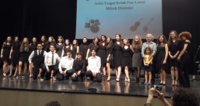Şehit Turgut Solak Lisesinden müzik dinletisi