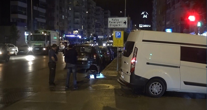İzmir&#039;de baba ve oğul silahla yaralandı