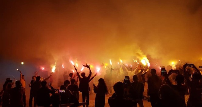 Emet’te  Galatasaray taraftarları kutlama yaptı
