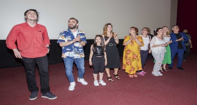 ‘Aykut Enişte’ filminin özel gösterimi Adana’da