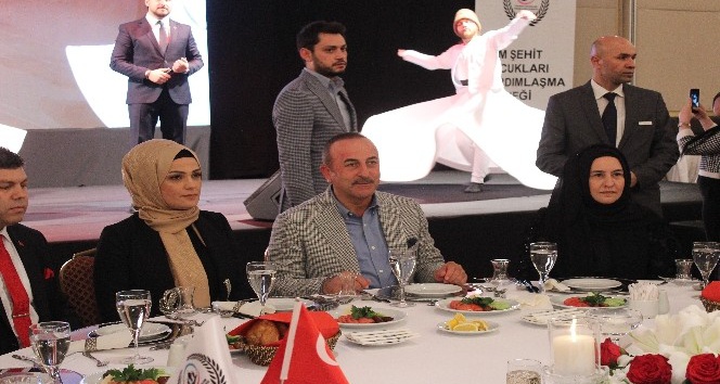 Dışişleri Bakanı Çavuşoğlu, şehit yakınlarıyla iftarda bir araya geldi