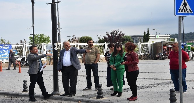 Başkan Gökhan, Cumhuriyet ve İskele Meydanı’nda incelemelerde bulundu