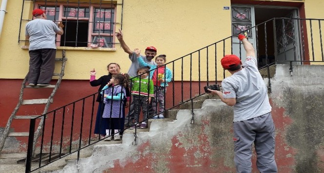 Köylüler ve dernek üyeleri el birliğiyle köy okulunu onardı