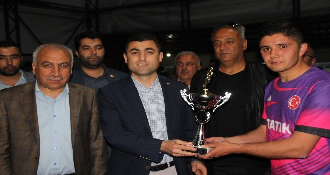 Kaman İlçesinde Şehit Zekeriya Zencirli anısına futbol turnuvası düzenlendi