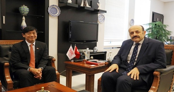 YÖK Başkanı Saraç, Japonya Büyükelçisi ile görüştü