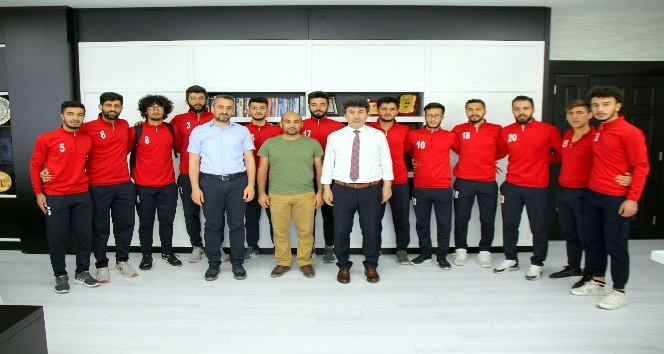 7 Aralık Üniversitesi Spor Başarısını Rektör Karacoşkun’la paylaştı