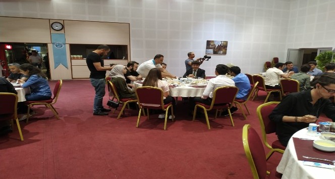TÖMER öğrencileri iftar yemeğinde bir araya geldi