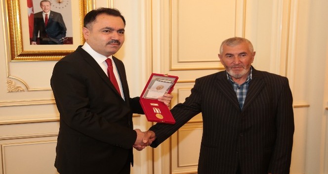 Kıbrıs Gazilerine Madalya Beratı Verildi