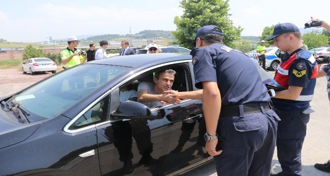 Sürücü Seyahat Karnesi ile ailelerine not verecekler