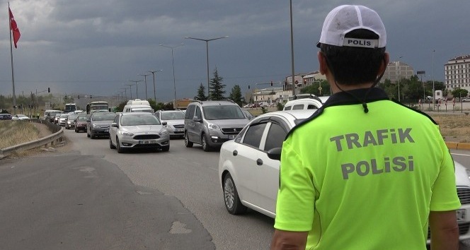 43 ilin geçiş noktasında Ramazan Bayramı yoğunluğu yaşanıyor