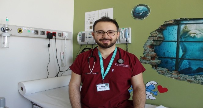 Aşırı asitli içecek tüketimi midesini deldi