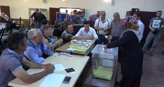 Keskin’de oy verme işlemi devam ediyor