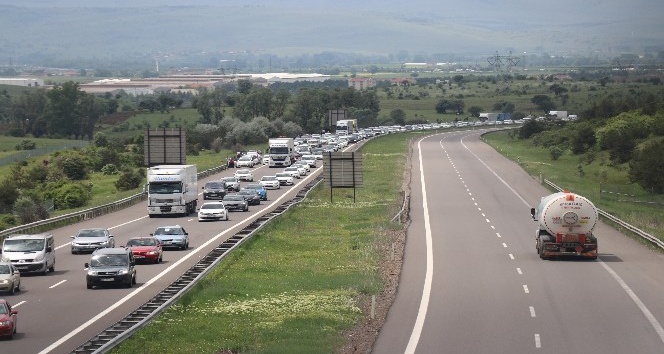 Gerede-Karadeniz Bağlantı Yolu’nda trafik durma noktasına geldi