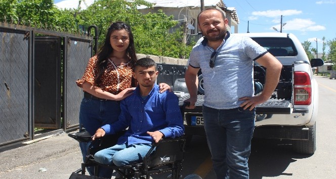 İngiltere’den engellilere akülü tekerlekli sandalye sürprizi
