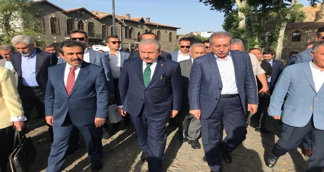 TBMM Başkanı Şentop, Hz. Süleyman Camii’ni ziyaret etti