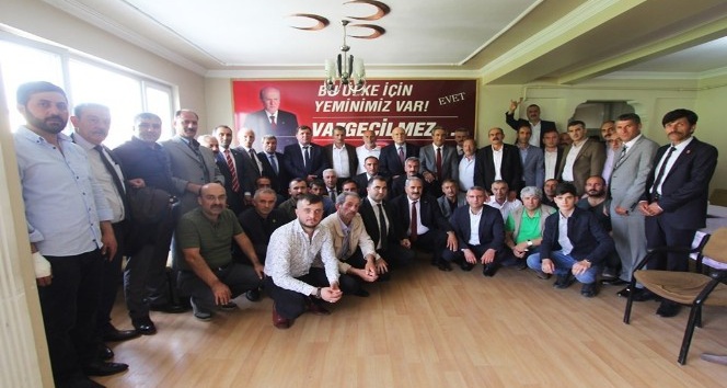 Bayburt Belediye Başkanı Pekmezci, MHP’de düzenlenen bayramlaşma programına katıldı
