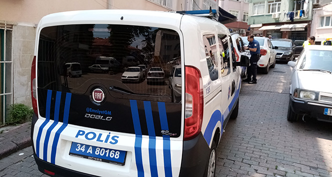 Fatih’te dur ihtarına uymayan sürücü polis alarma geçirdi