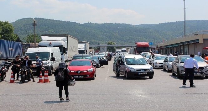 Tatilciler dönüşe geçti