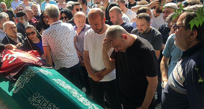 Ünlü rapçi Ceza’nın babası son yolculuğuna uğurlandı