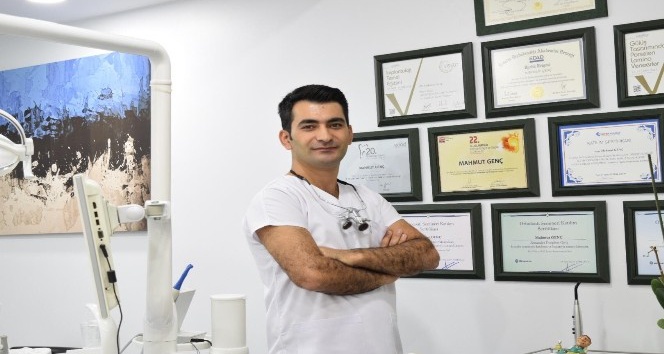 Gülüş estetiğinde sadece dişler önemli değil