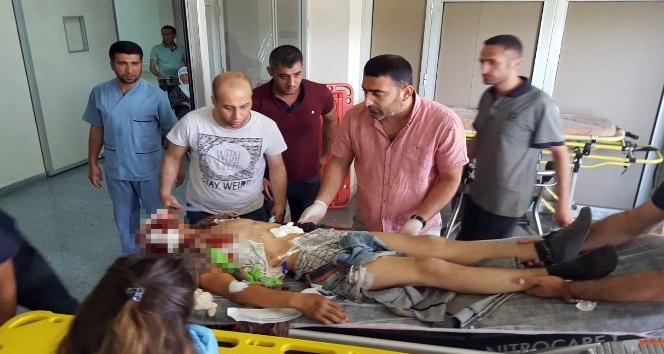 Diyarbakır’da tarım işçilerini taşıyan kamyonet devrildi: 35 yaralı