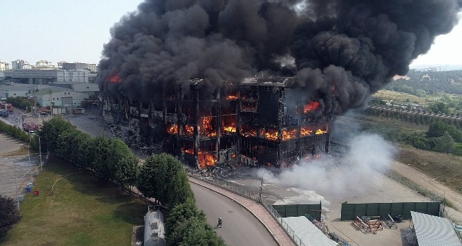 Kocaeli’de 4 kişinin öldüğü fabrika yangınında 4 kişi adliyeye sevk edildi