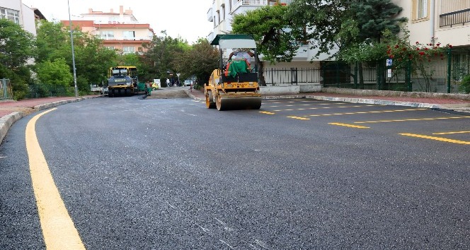 Çankaya’da asfalt çalışmaları tüm hızıyla sürüyor
