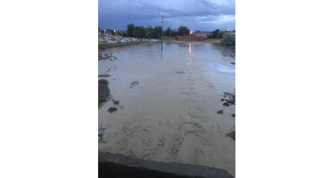 Nevşehir’de köyleri sel vurdu