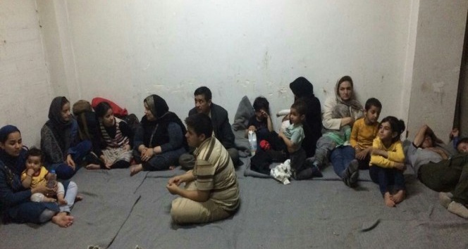 Ayvalık’ta Afganistan uyruklu 32 kaçak göçmen yakalandı