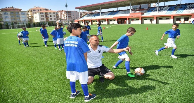 Yaz futbol okulları kayıtları başladı