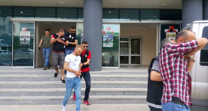 Bursa’da zehir tacirlerine operasyon:10 gözaltı