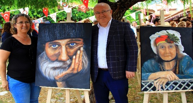 Menteşe Belediyesi resim kursiyerleri eserlerini sergiledi