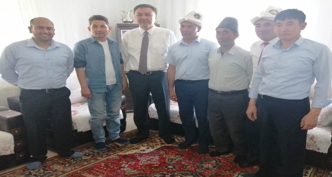 Kırgızistan Ankara Büyükelçisi Kubanyehbek Omuraliyev Erciş’te