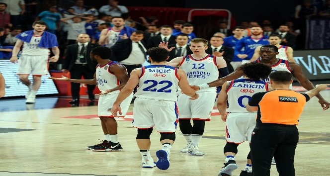 Anadolu Efes seriyi eşitledi