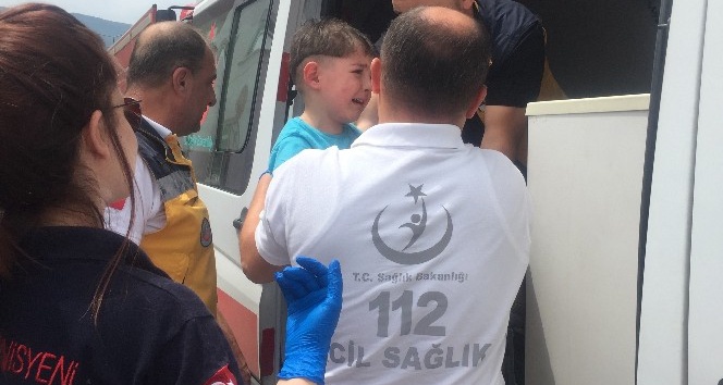 (Özel) Bursa’da korkutan yangın... 2’si çocuk 3 kişi mahsur kaldıkları evden son anda kurtarıldı
