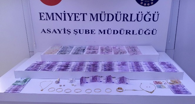 Beşiktaş’ta 1 milyon lira değerinde döviz çalan şüpheliler yakalandı
