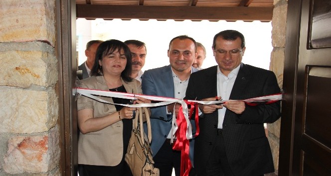 Anadolu Lisesi Yamalı İnşaat Kütüphanesi Törenle Açıldı