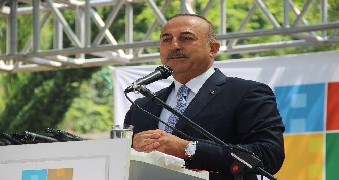 Bakan Çavuşoğlu, Alanya’da mezuniyet törenine katıldı