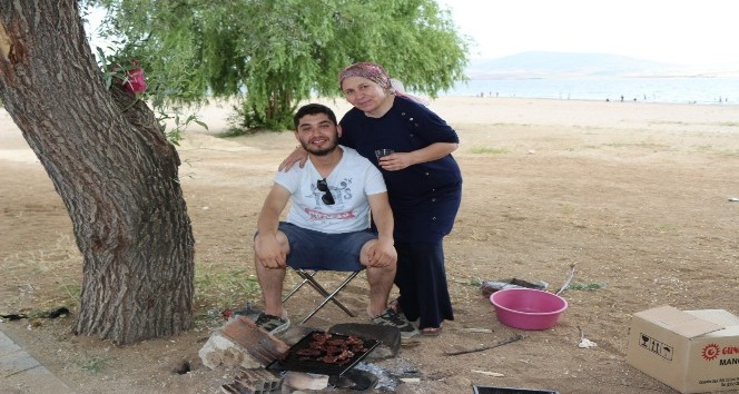 Sıcak hava vatandaşı Anadolu’nun plajına akın ettirdi
