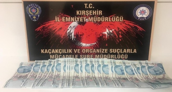 Kırşehir’de polis, yol uygulamasında sahte para ele geçirdi