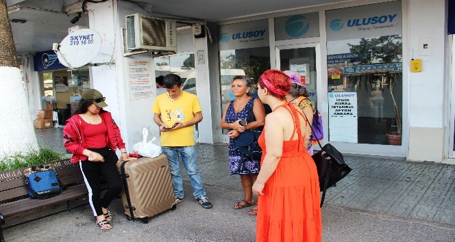 Yüzüne kezzap dökülen Berfin’in ameliyat süreci başladı