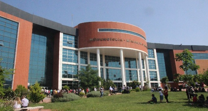 Kilis’te, YKS girecek bazı öğrenciler 15 dakika kuralına takıldı