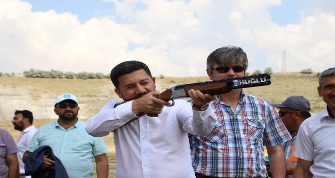 Nevşehir Belediye Başkanı Rasim Arı, Acıgöl’de Trap atışları festivaline katıldı