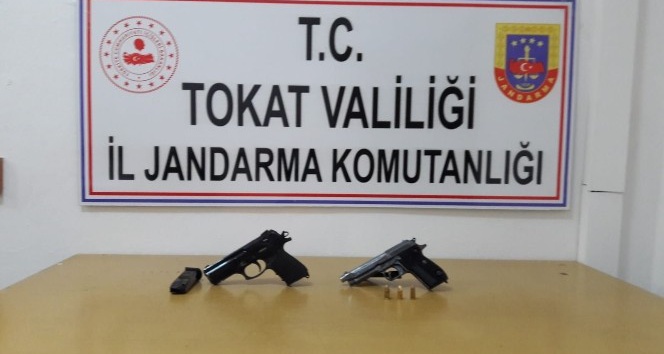 Sulusaray’da silah kaçakçılarına operasyon
