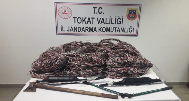 Kablo hırsızlarına suçüstü baskın