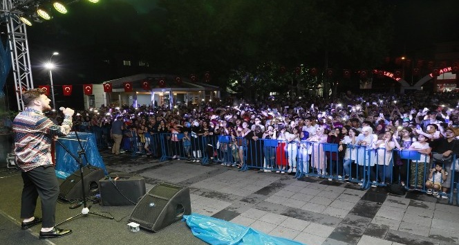 Körfez Kiraz Festivalinde Ekin Uzunlar coşkusu