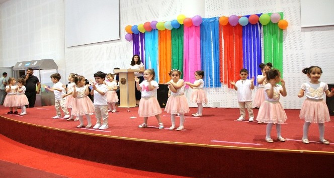 Kreş ve Gündüz Bakımevi Öğrencilerinden yıl sonu gösterisi