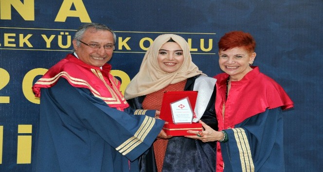 Başkent Üniversitesi Adana Sağlık Hizmetleri MYO’da mezuniyet coşkusu