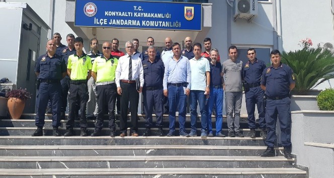 Konyaaltı İlçe Jandarma’dan okul servisi başarısı