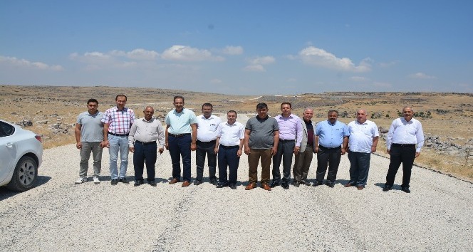 Köy yollarında çalışmalar devam ediyor